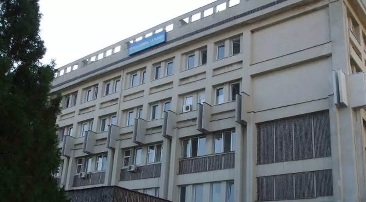 Se extinde focarul de infecție de la Spitalul Județean Ploiești. Zeci de cadre medicale și pacienți, confirmați cu coronavirus. Patru secții au fost închise