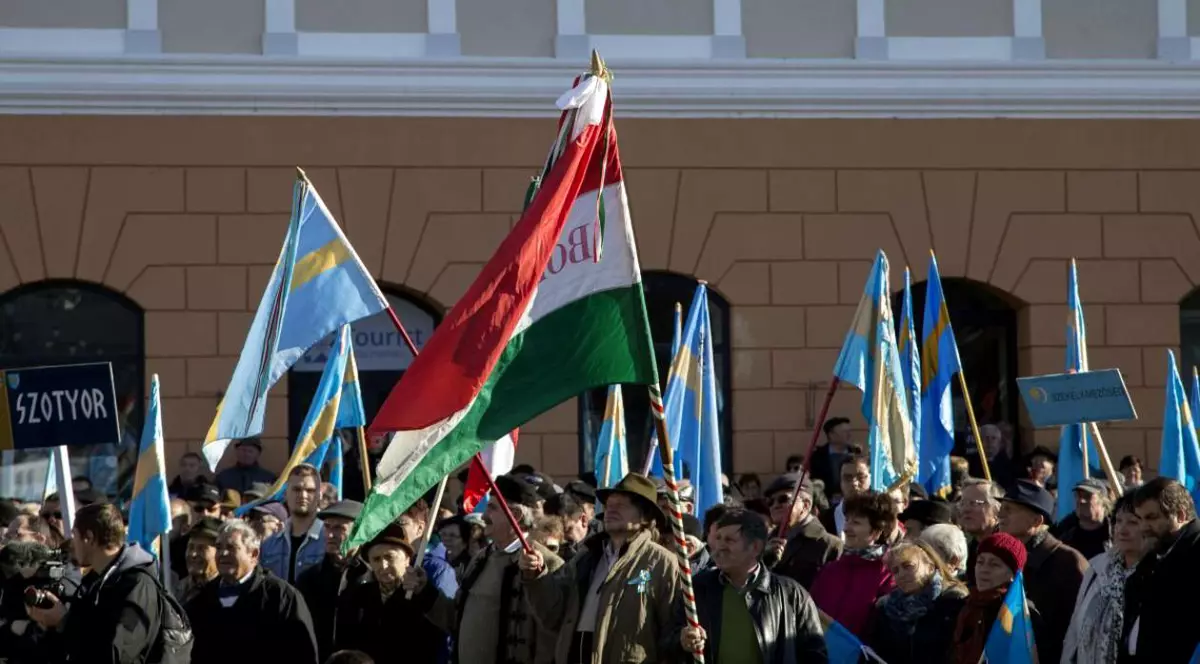 VIDEO Şedinţă de urgenţă la Senat, pentru respingerea proiectului privind autonomia Ţinutului Secuiesc. PSD şi PNL se acuză reciproc