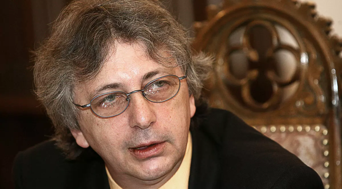 Intelectualul român nu la cultură are notă mică, ci la morală