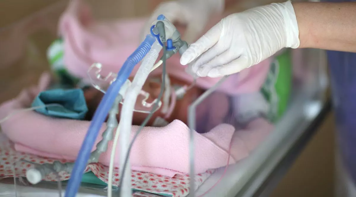 Vine Scenariul 4 al COVID-19 și avem doar 1.300 de paturi cu ventilatoare. Cum a comandat România un singur ventilator în Germania și acesta refuzat?