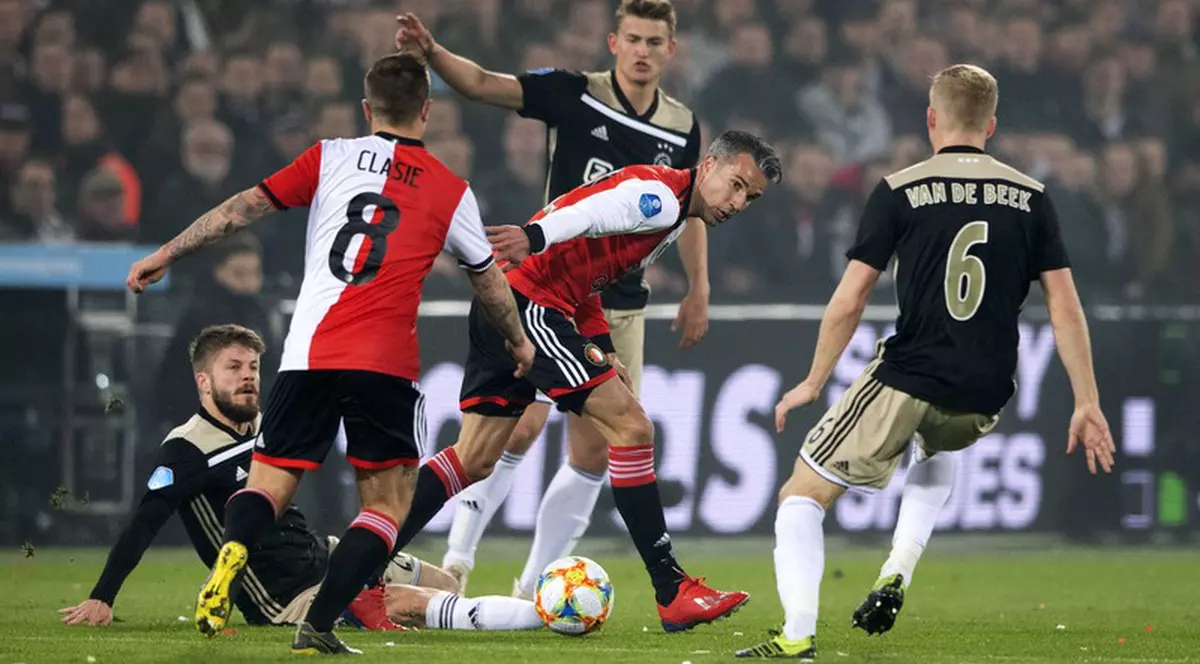 Federaţia Olandeză de Fotbal: Riscul de transmitere a coronavirusului este foarte redus în timpul meciurilor