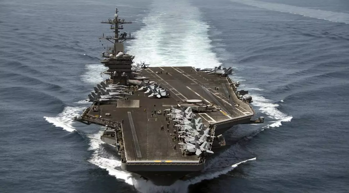 Comandantul unui portavion american a fost demis, după ce a solicitat evacuarea navei sale contaminate cu coronavirus