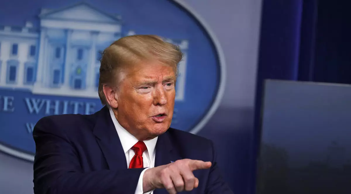 Semnalul de alarmă tras de experți după ce Trump a anunțat că se tratează preventiv de COVID-19 cu un medicament considerat periculos: „E o nebunie”