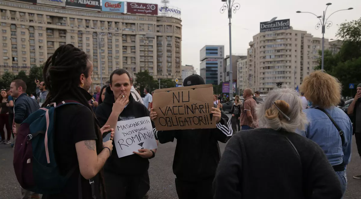 25,5 concluzii la Marea Ieșire din Casă. Un cuvânt de înțelegere pentru conspiraționiști și cum am ajuns să mă enervez și pe libertarieni, și pe stângiști