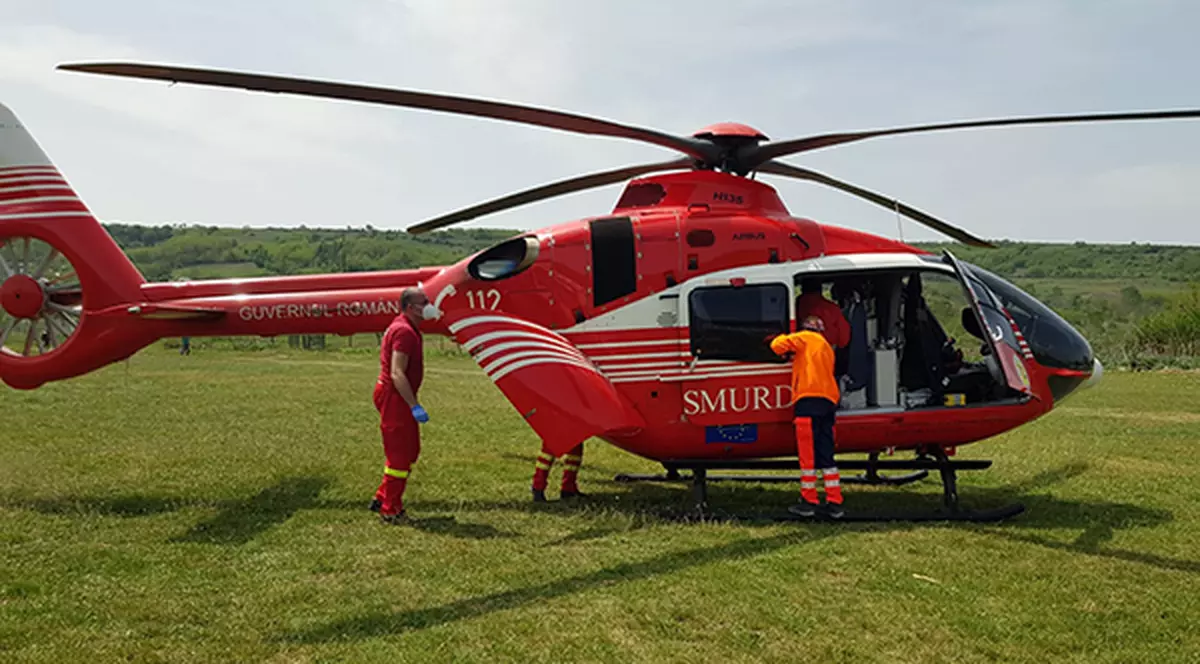 Un copil de 3 ani din Vaslui, în stare gravă, după ce a fost lăsat nesupravegheat. Victima a fost preluată cu elicopterul SMURD