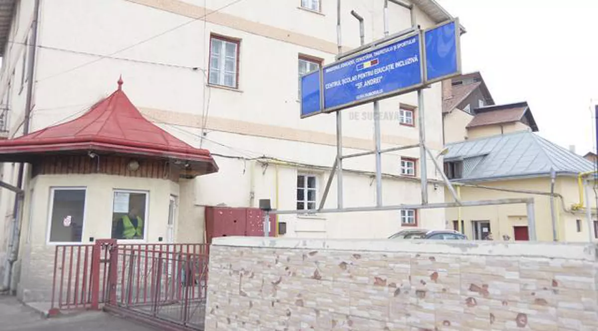 Trei angajați de la Centrul Școlar de Educație Incluzivă “Sf. Andrei” din Gura Humorului au ajuns la spital, diagnosticați pozitiv cu Covid 19