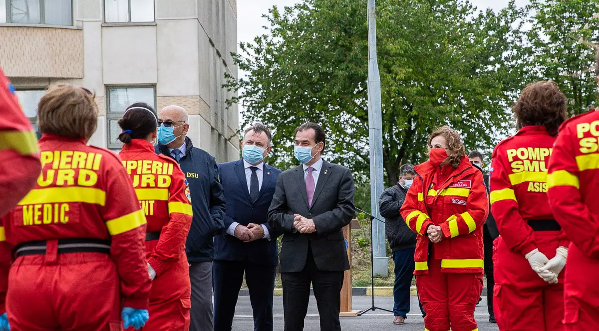 Premierul Ludovic Orban, la Vama Albiţa, pentru a întâmpina echipa de cadre medicale care a fost în Republica Moldova
