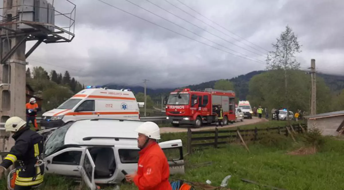 Accident grav în Suceava: o persoană a murit, alte cinci au fost rănite