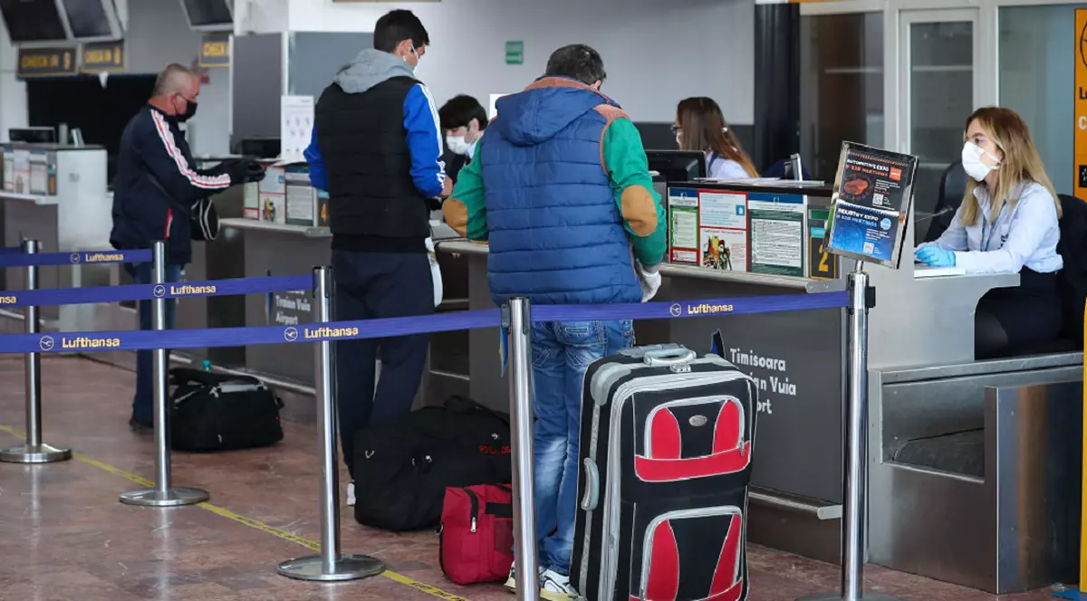 O femeie a spart o cutie de donații de pe aeroportul din Timișoara, ca să-și plătească taxa de bagaj suplimentar
