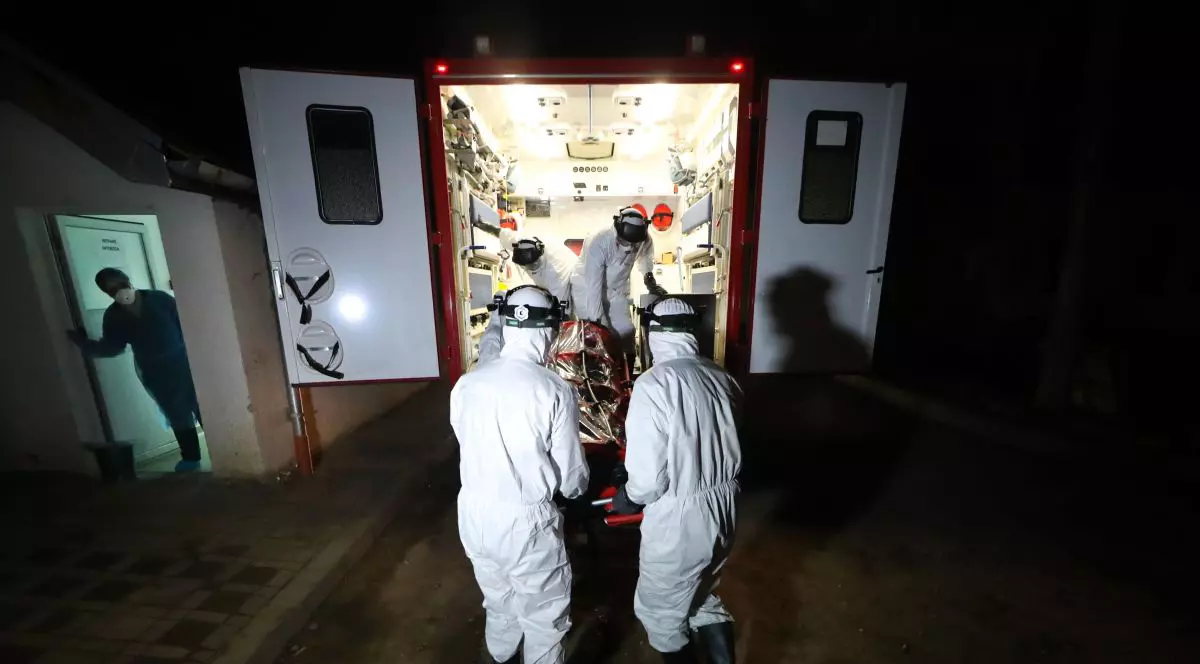 Decesele provocate de COVID-19 în centrele de bătrâni reprezintă 10% din numărul total al morţilor