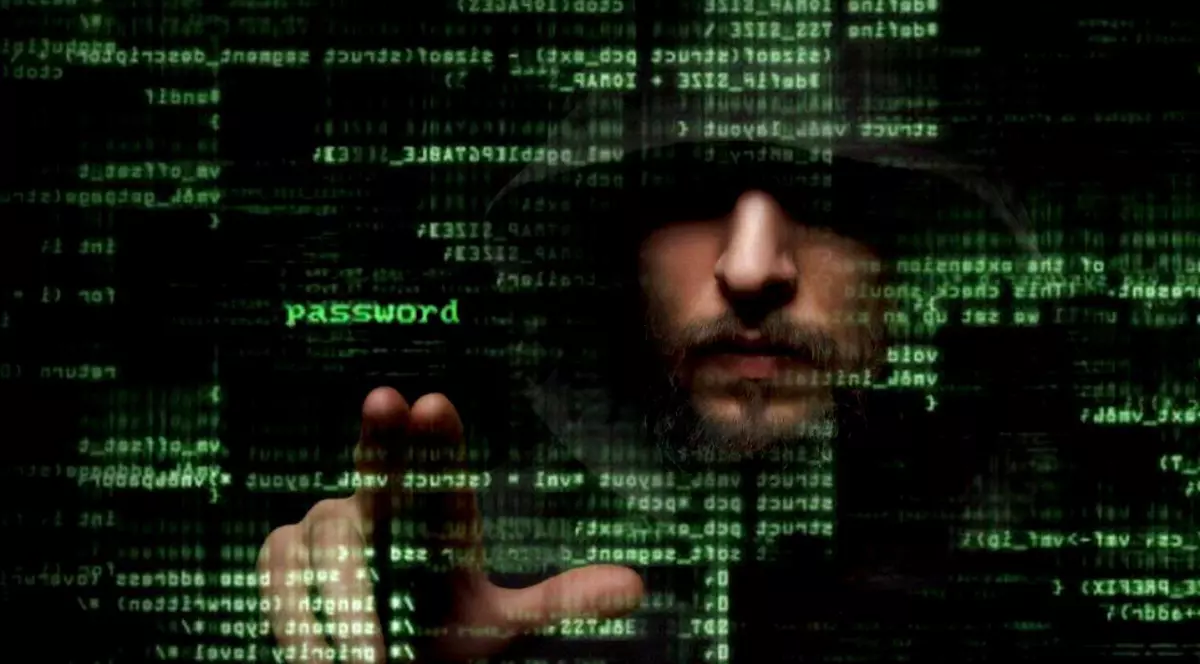 Avertisment de la Bitdefender: Hackerii se folosesc de numele a șase bănci din România cu scopul de a-i lăsa pe oameni fără bani în conturi. Hackeri pe fundal cu scris verde ca în Matrix