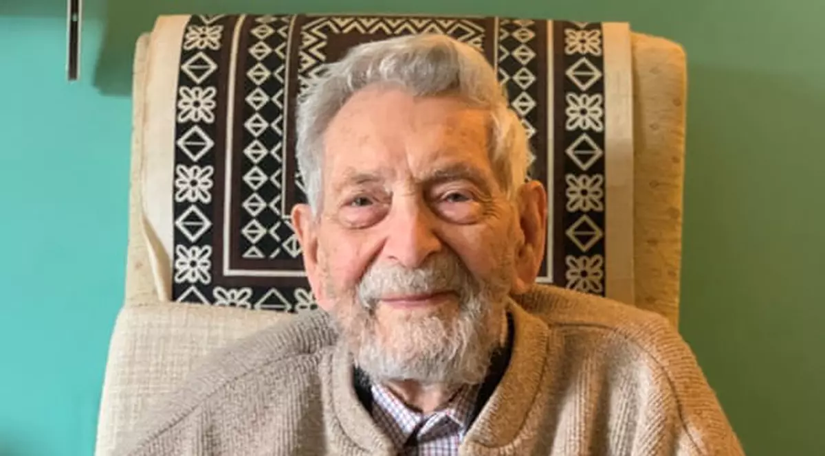 A murit cel mai bătrân bărbat din lume, la 112 ani. Un român a rămas liderul veteranilor