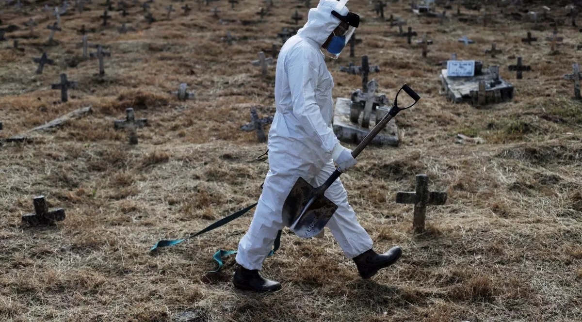 Numărul deceselor noi din Brazilia din cauza infectării cu COVID-19, mai ridicat decât în SUA