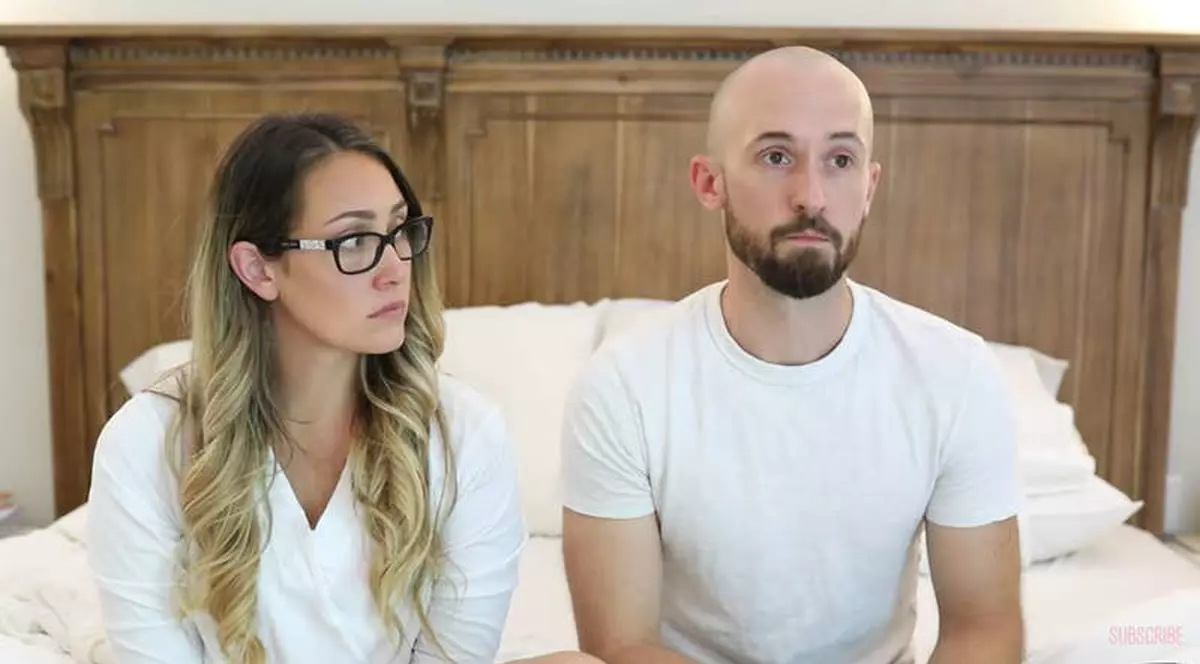 Myka Stauffer și soțul ei, James