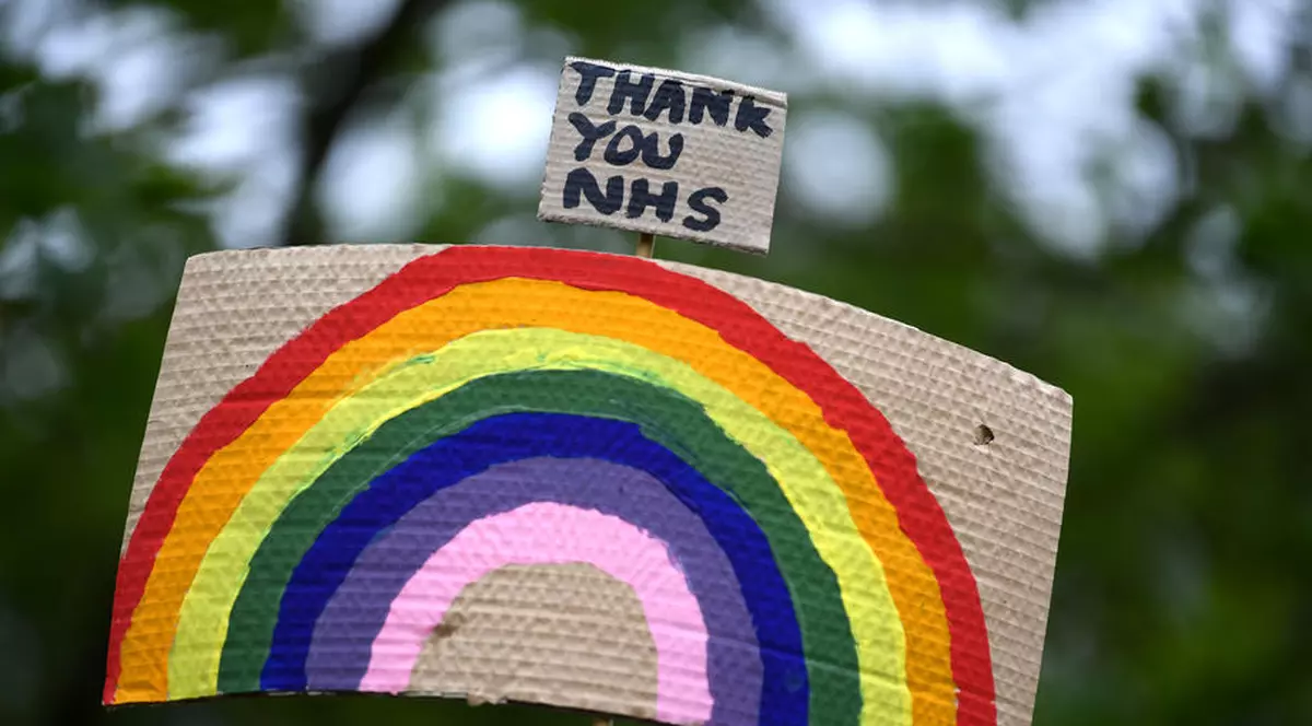 Autoritățile din Turcia interzic copiilor să pună la geamuri curcubeie desenate, pe motiv că îi corupe comunitatea gay