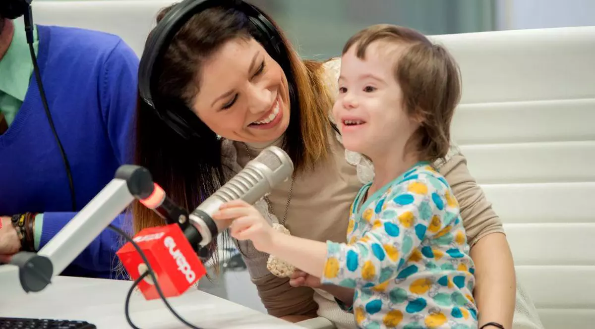 Imagini emoționante cu gemenii artistei Cristina Bălan. Matei și Toma au aproape 7 ani și suferă de sindromul Down