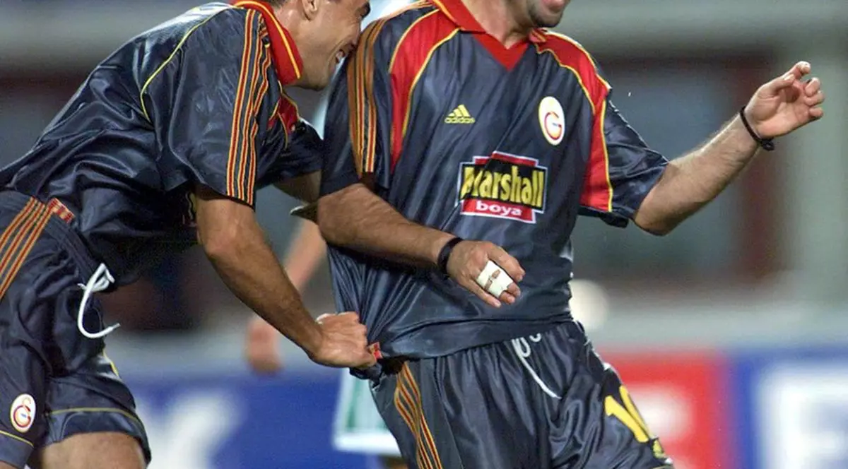 VIDEO |  France Football a ales cel mai frumos gol din istoria Ligii Campionilor. O reuşită a lui Gică Hagi e în top