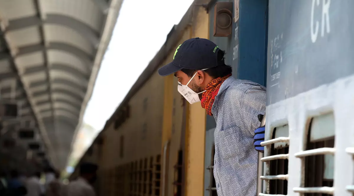 Mai mulți muncitori indieni au fost loviți în plin de tren: 15 au murit, alți patru sunt răniți