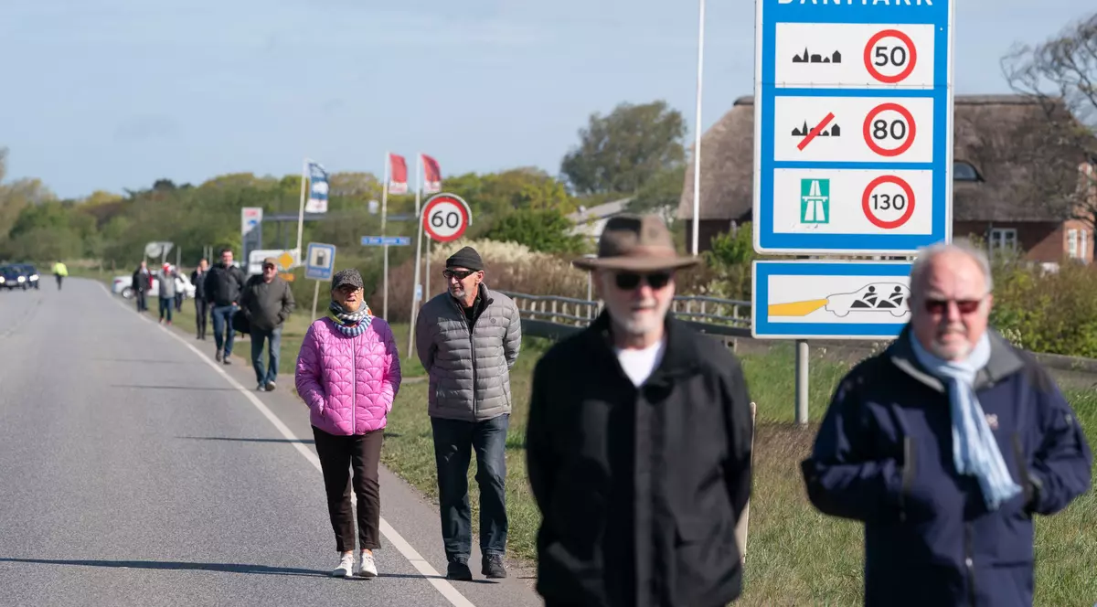 Danemarca și-a deschis granițele pentru iubiții despărțiți de COVID