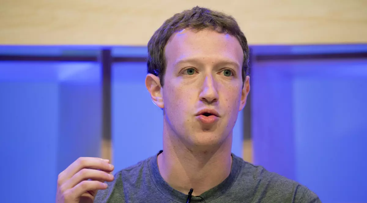 Mark Zuckerberg a urcat pe locul 3 în topul miliardarilor lumii