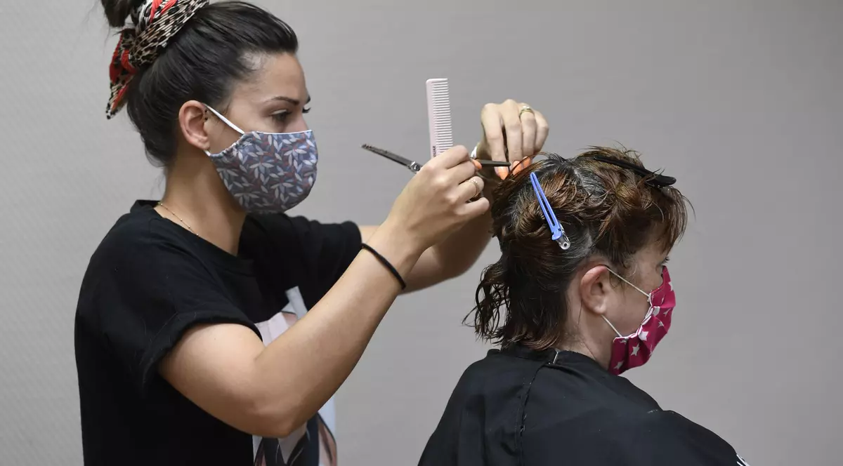 Cum trebuie să mergem la frizer sau la coafor din 15 mai