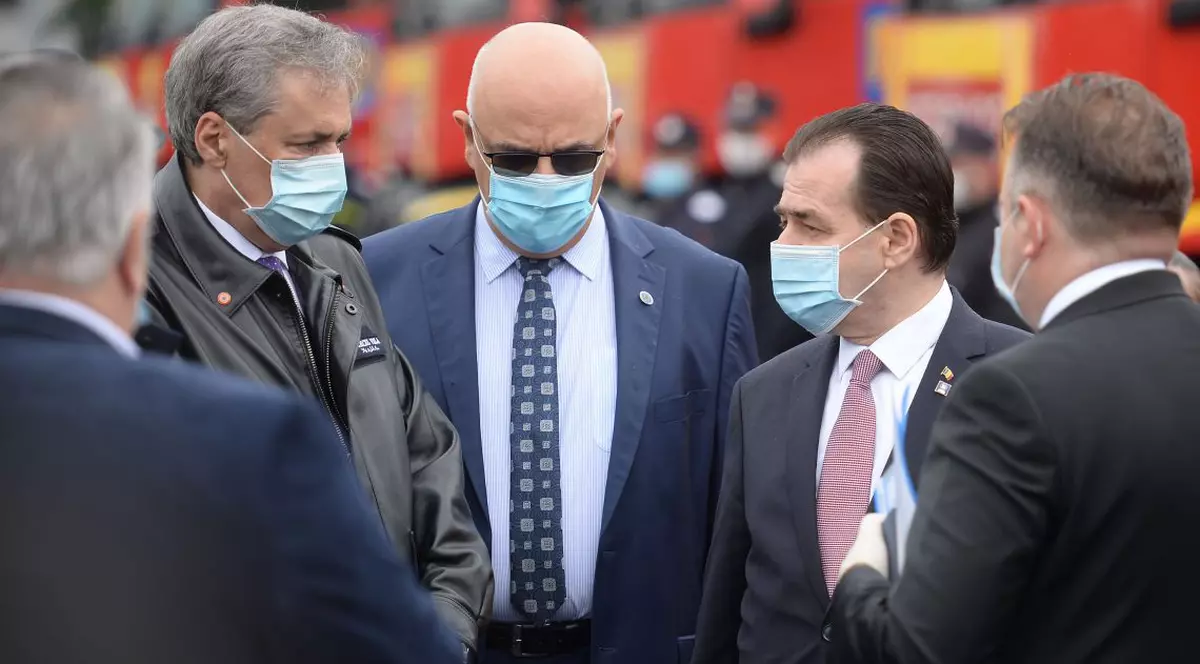 Raed Arafat: “Nu pot să recomand deschiderea restaurantelor”. Avertismentul șefului DSU