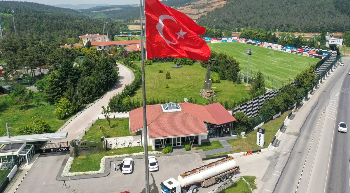 Focar de coronavirus la Beșiktaș Istanbul. Opt fotbaliști, testați pozitiv