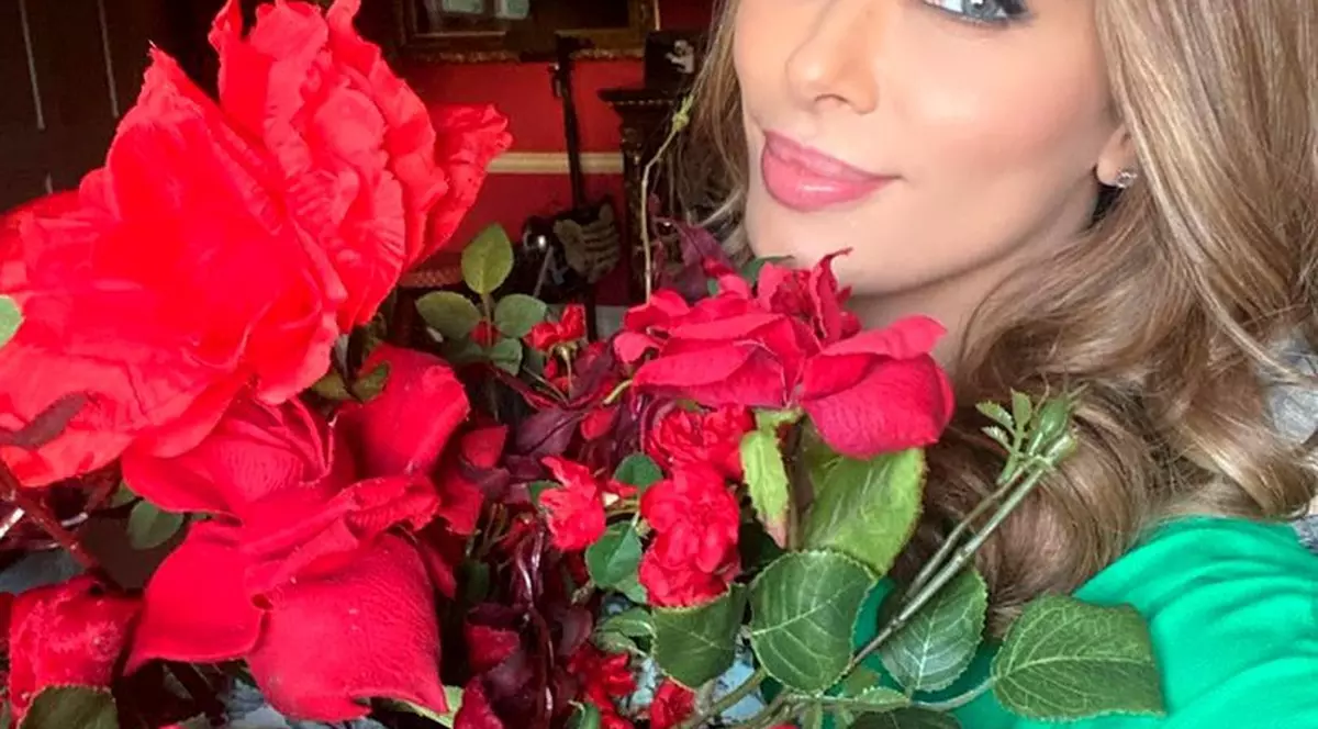 Iulia Vântur, despre viața în izolare la 6.000 de kilometri distanță. Vedeta locuiește în India, cu iubitul și familia acestuia. “Mă gândesc cu tristețe și vinovăție”