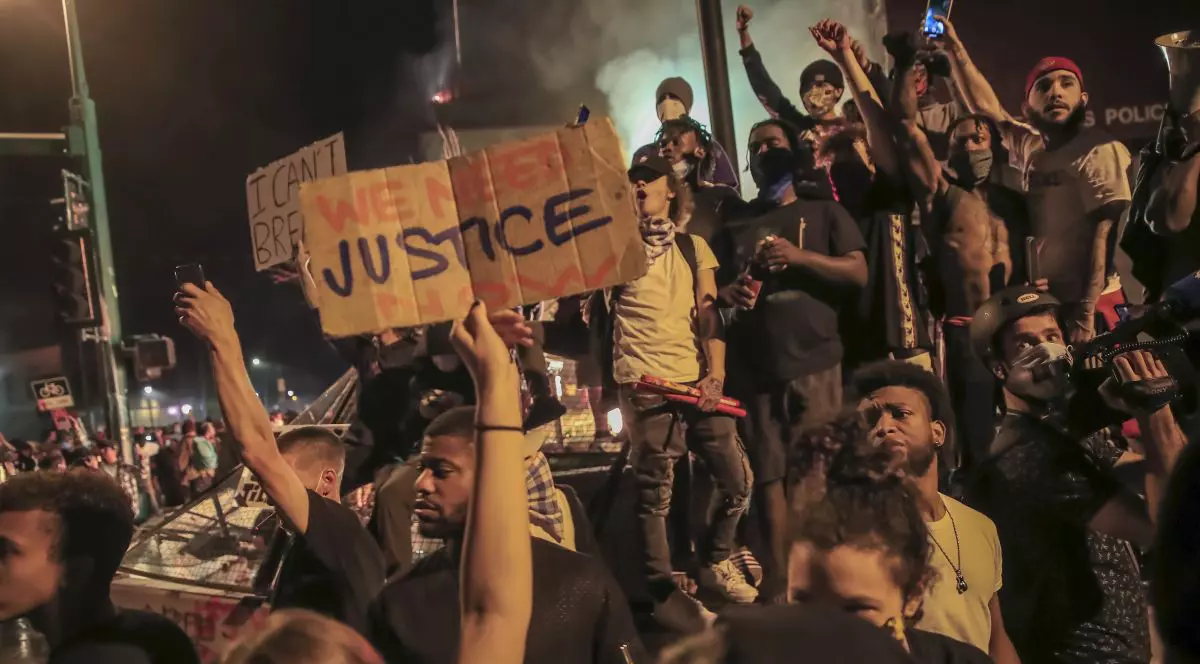 Donald Trump, către guvernatorii statelor în care au loc proteste: “O să arătaţi ca o mână de nemernici”