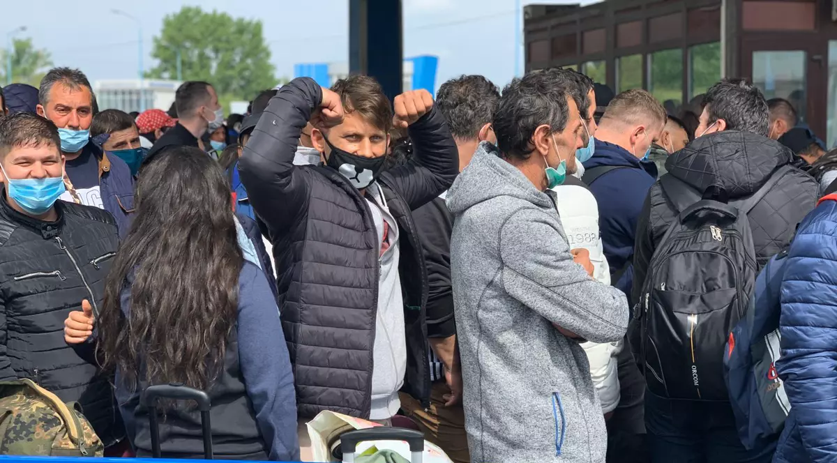 Ministrul sănătăţii, apel către românii care se întorc în ţară: “Izolarea la domiciliu trebuie respectată cu stricteţe”