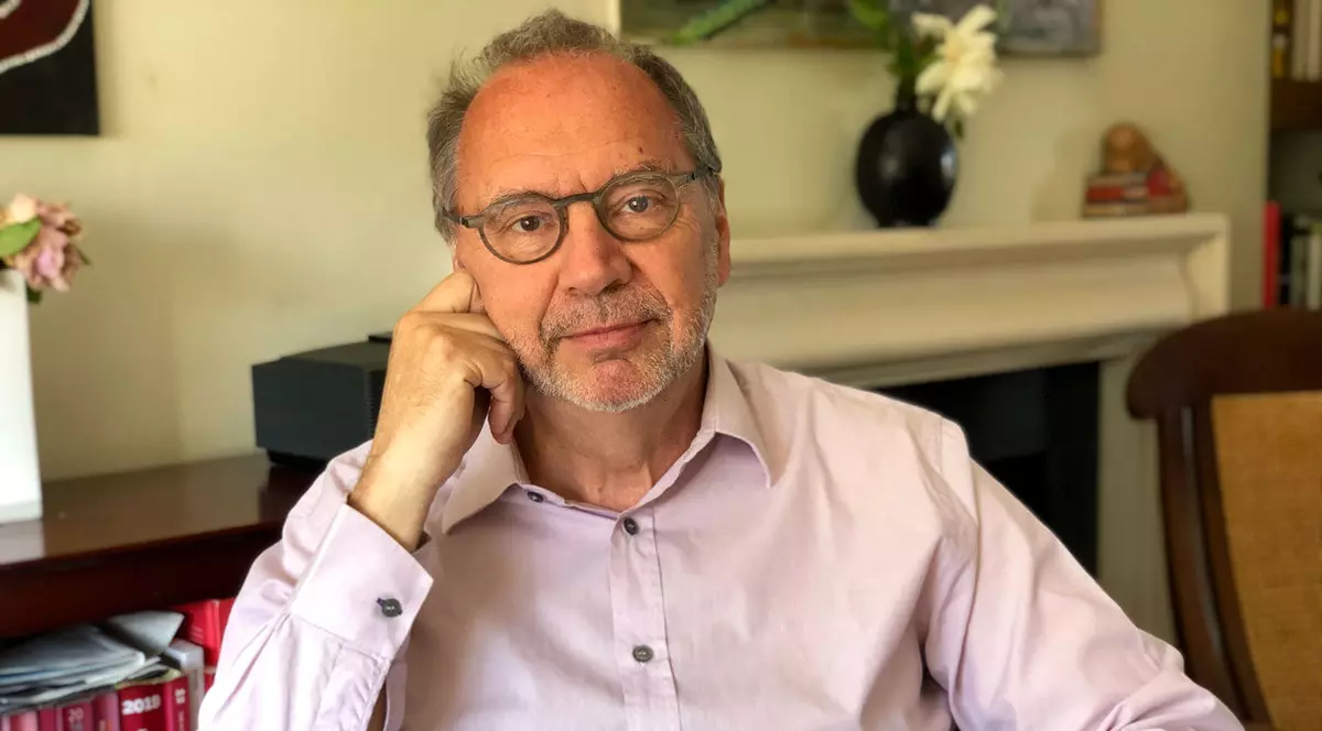 Un virolog care a descoperit Ebola și s-a implicat în lupta contra HIV a avut COVID-19. „M-am luptat 40 de ani cu ele și, în sfârșit, un virus s-a prins de mine și se răzbună”