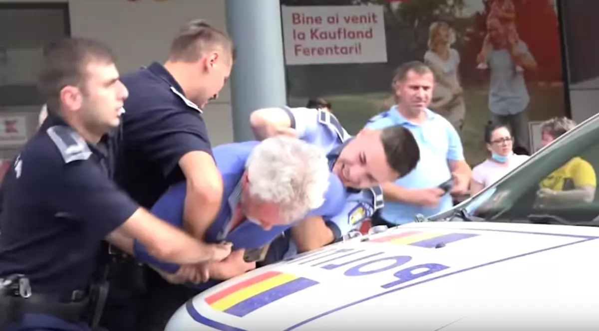 Poliţiştii care au intervenit în scandalul din faţa magazinului Kaufland din București, cercetaţi disciplinar