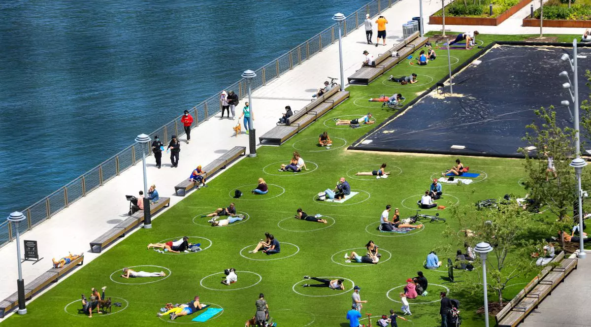 “Locuri de parcare pentru oameni”, soluția unui parc din New York pentru a se asigura că distanțarea socială e respectată