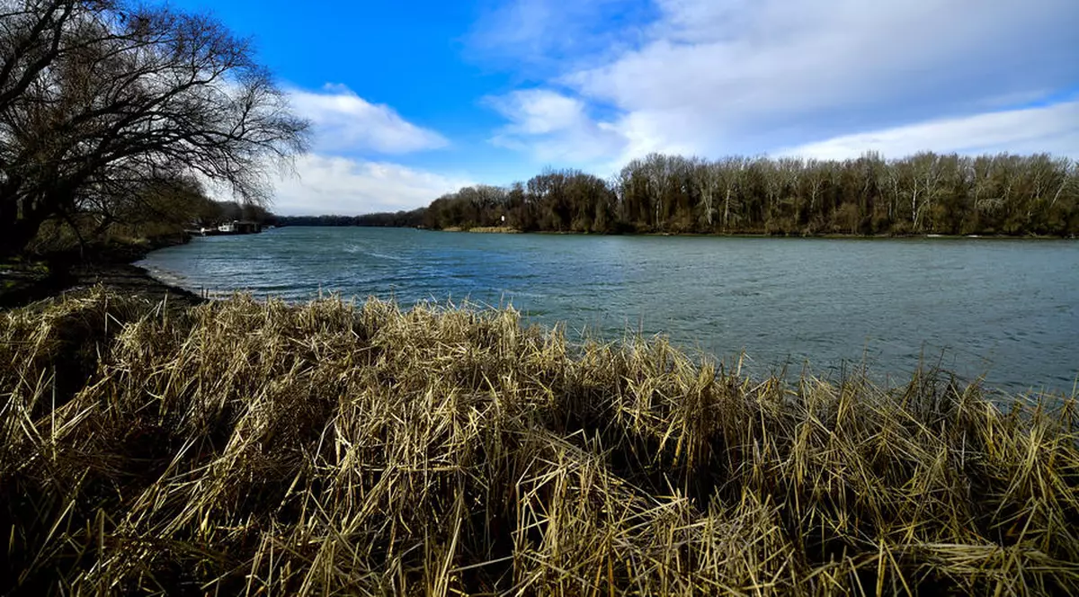 Cod galben de inundaţii în bazine hidrografice din patru judeţe, până la miezul nopţii