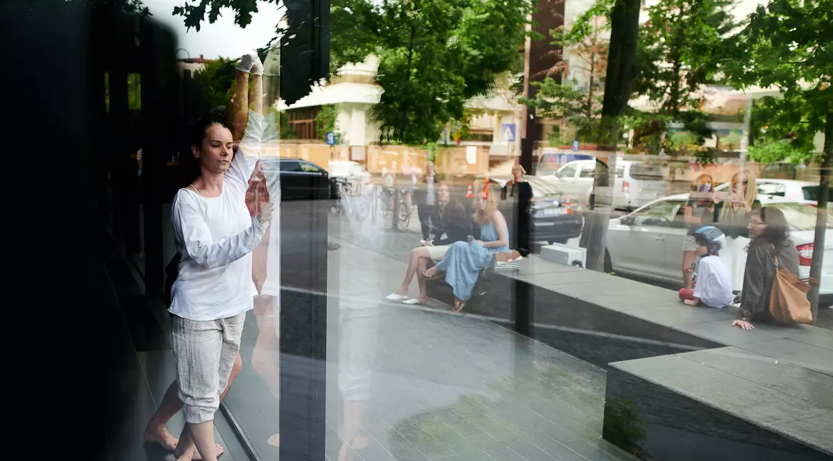 "Dans la MARe" la Muzeul de Artă Recentă. Coregrafii Andreea Belu şi Cosmin Manolescu au deschis stagiunea de dans contemporan