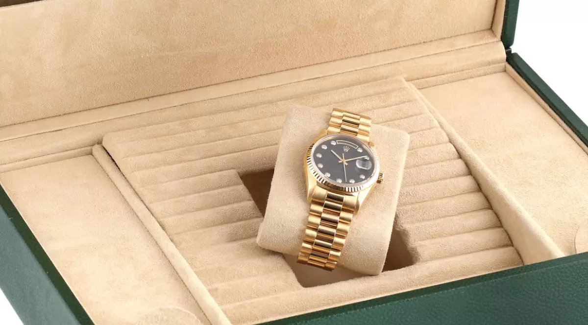 Ceasul Rolex, purtat de Ion Iliescu, vândut la licitaţie. La ce preţ de listă era cotat