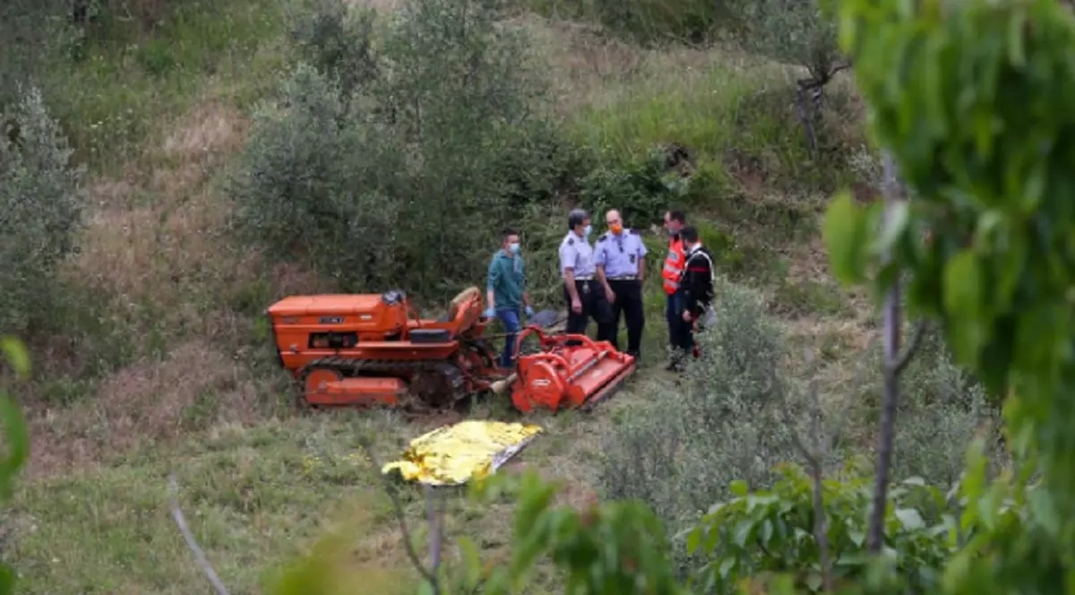 Un român din Italia a murit la locul de muncă, strivit de un tractor