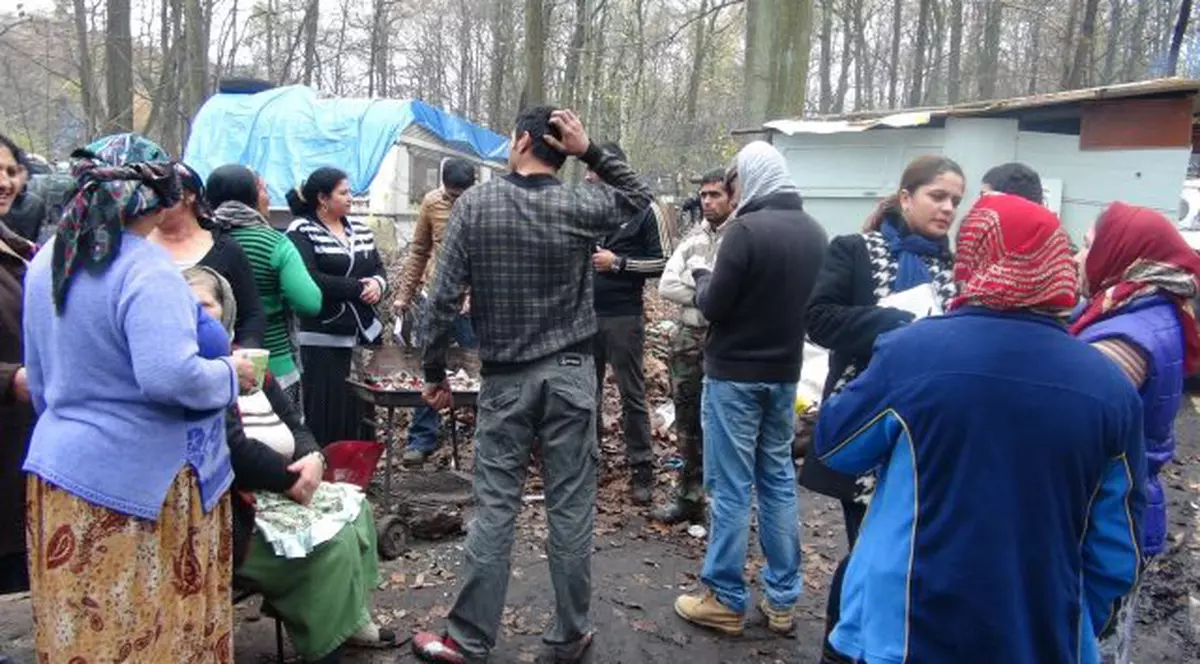 CEDO a condamnat Franța pentru evacuarea unui grup de rromi de origine română. Ce despăgubiri primesc