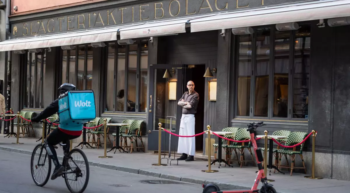 În fața valului doi COVID, Suedia își schimbă strategia, pe tăcute: ”Va fi ca un lockdown, dar unul local”