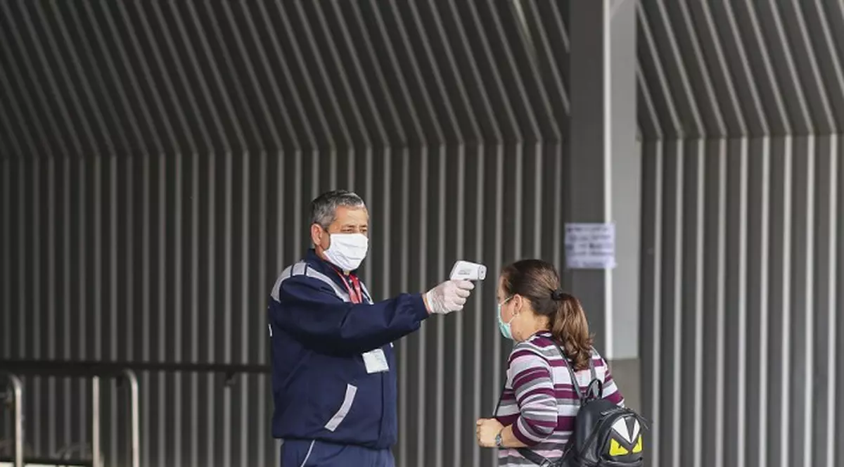 Vid legislativ: Oamenii nu pot fi obligaţi să accepte „termometrizarea”, nici să poarte masca în magazine