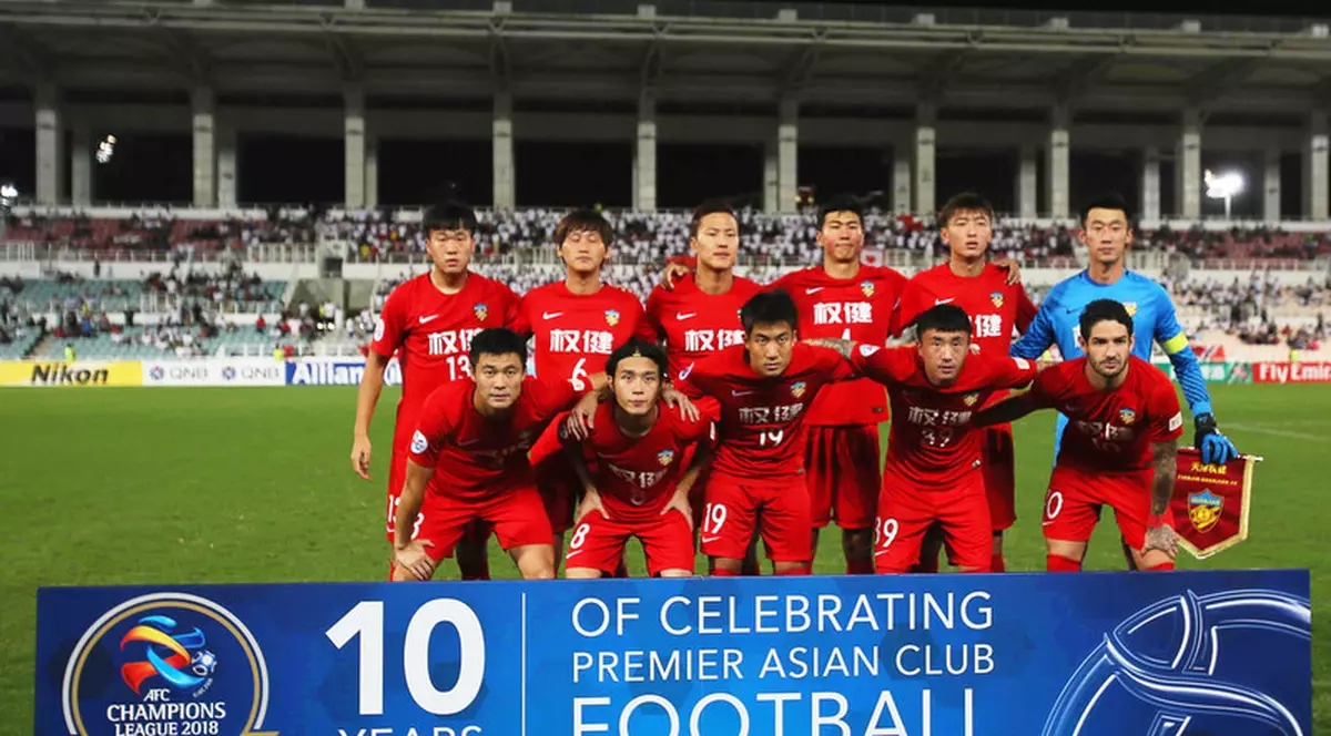 COVID-19 face ravagii în sport. Clubul de fotbal Tianjin Tianhai și-a anunțat falimentul