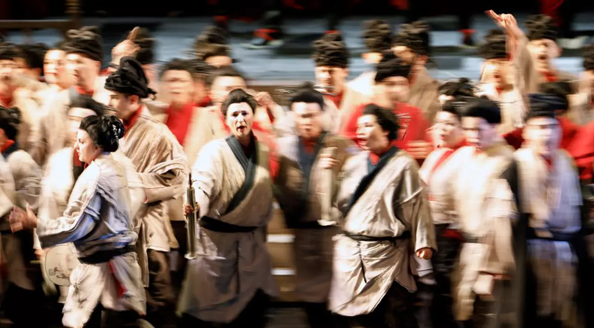 Spectacolul “Turandot”, luni seară, în programul “Seri de Operă Online”