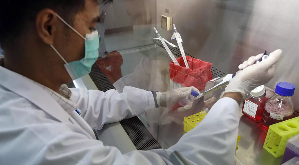 Vaccinul anti COVID testat de opt companii farmaceutice din lume