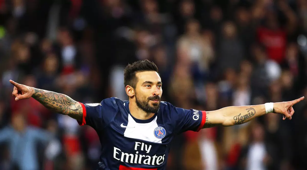 Ezequiel Lavezzi, șantajat cu filmări intime alături de iubită. Fotbalistul a făcut plângere la procuratură