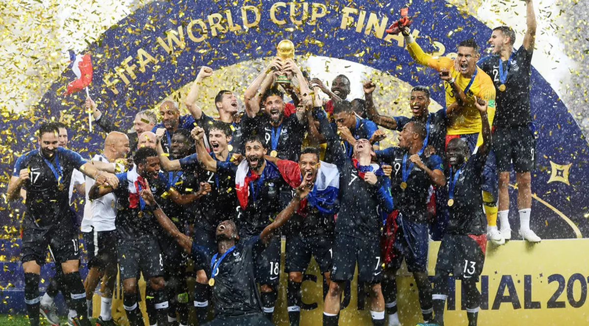 Un fotbalist francez și-a vândut la licitație medalia de campion mondial