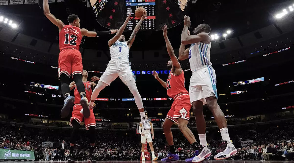 16 jucători din NBA, pozitivi la Covid-19 din 302 testaţi. Liga profesionistă nord-americană de baschet va fi reluată pe 30 iulie FOTO: EPA