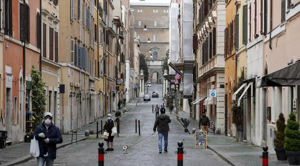 Italia a raportat cei mai puțini morți din ultima lună. Bilanțul zilnic al îmbolnăvirilor, sub 1.000