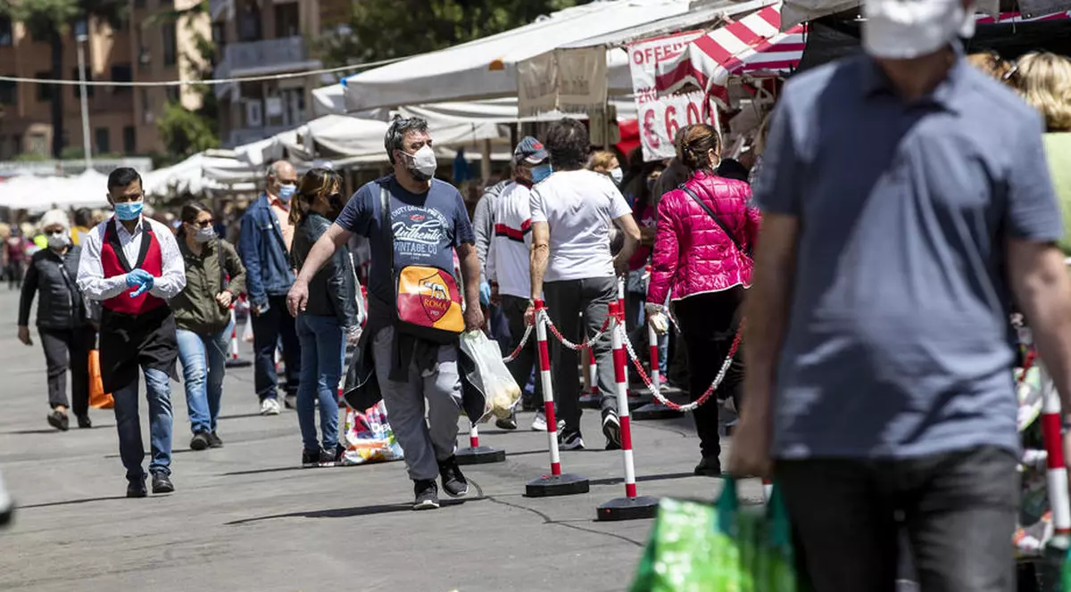 Numărul de noi cazuri COVID din Italia a atins nivelul din martie. Guvernul anunță restricții la nivel național