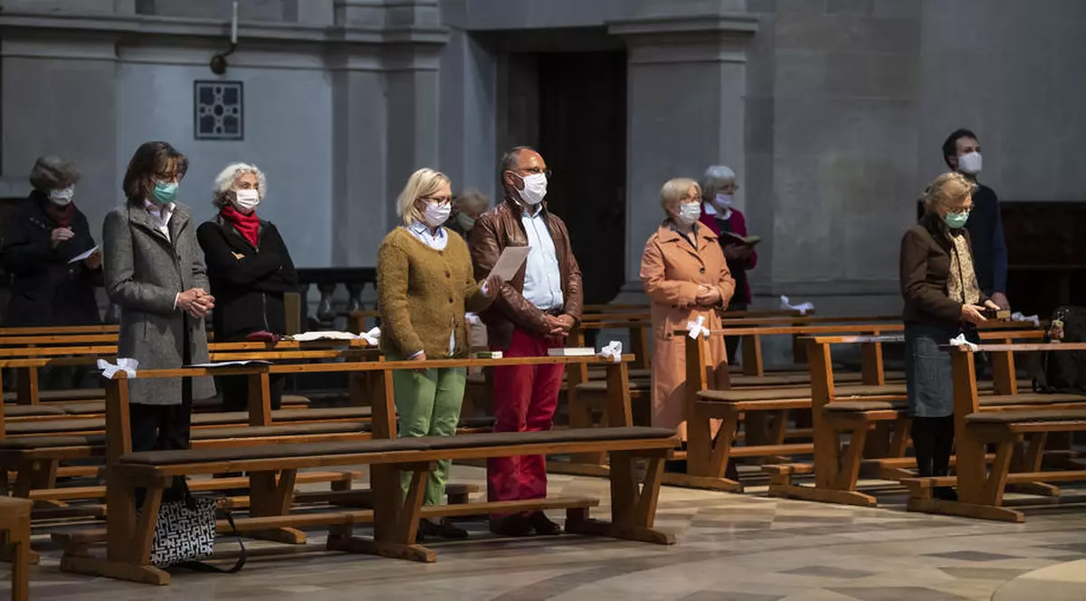 Zeci de oameni s-au infectat cu COVID-19 la o biserică din Germania, după ce restricțiile au fost relaxate