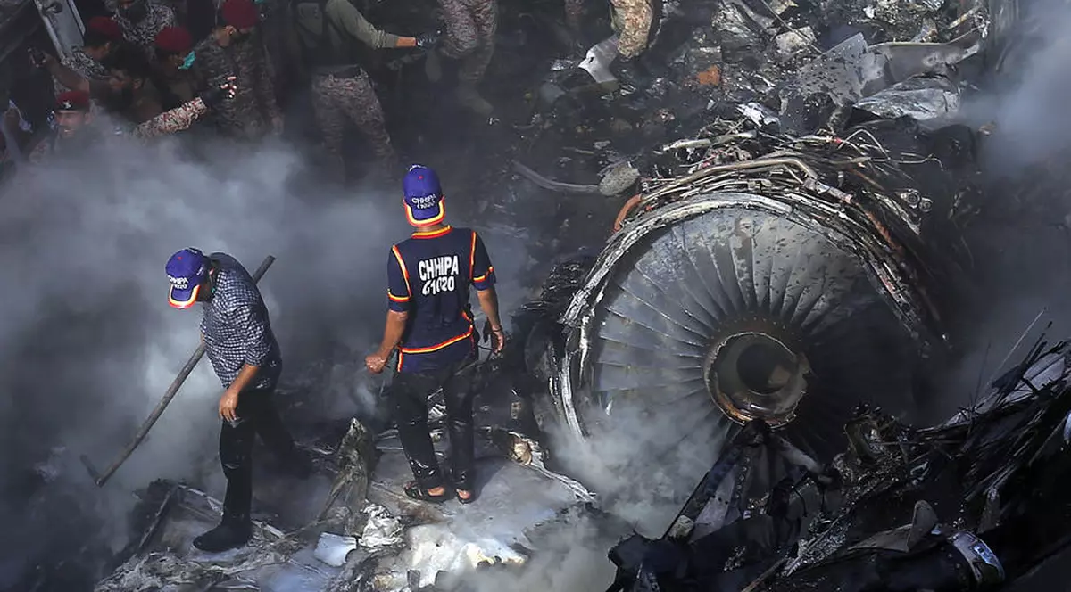 A fost găsită și cea de-a doua cutie neagră a avionului care s-a prăbușit vineri în Pakistan